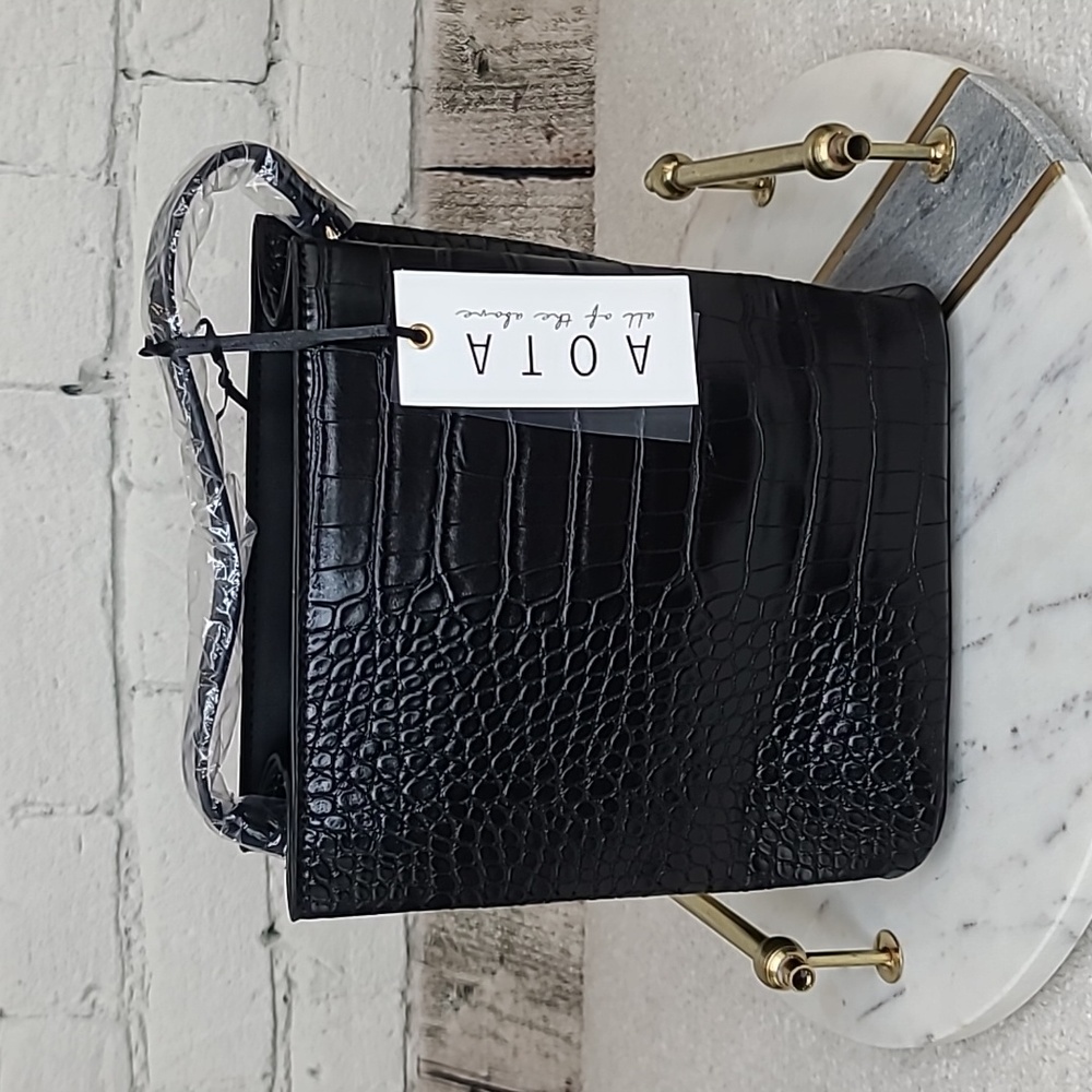 All of the Above AOTA Elena Croc Embossed Vegan Leather Bucket Bag Black - NWT - Picture 5 of 17